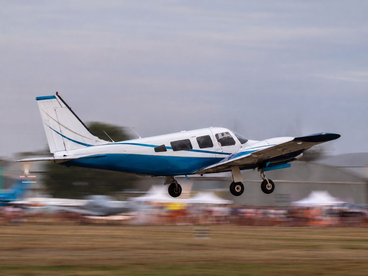 Piper Seneca II aterrizando
